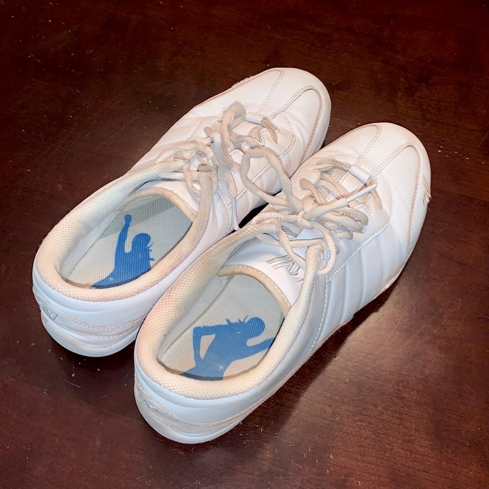 varisty cheer shoes